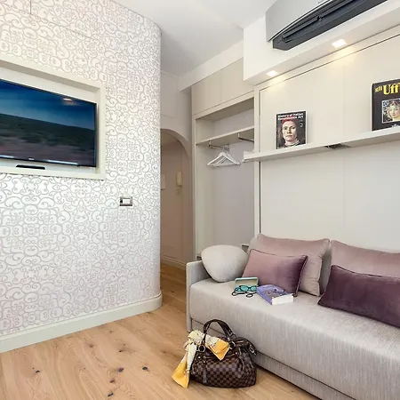 Romantic Deluxe Studio - Ponte Vecchio Апартаменты Флоренция
